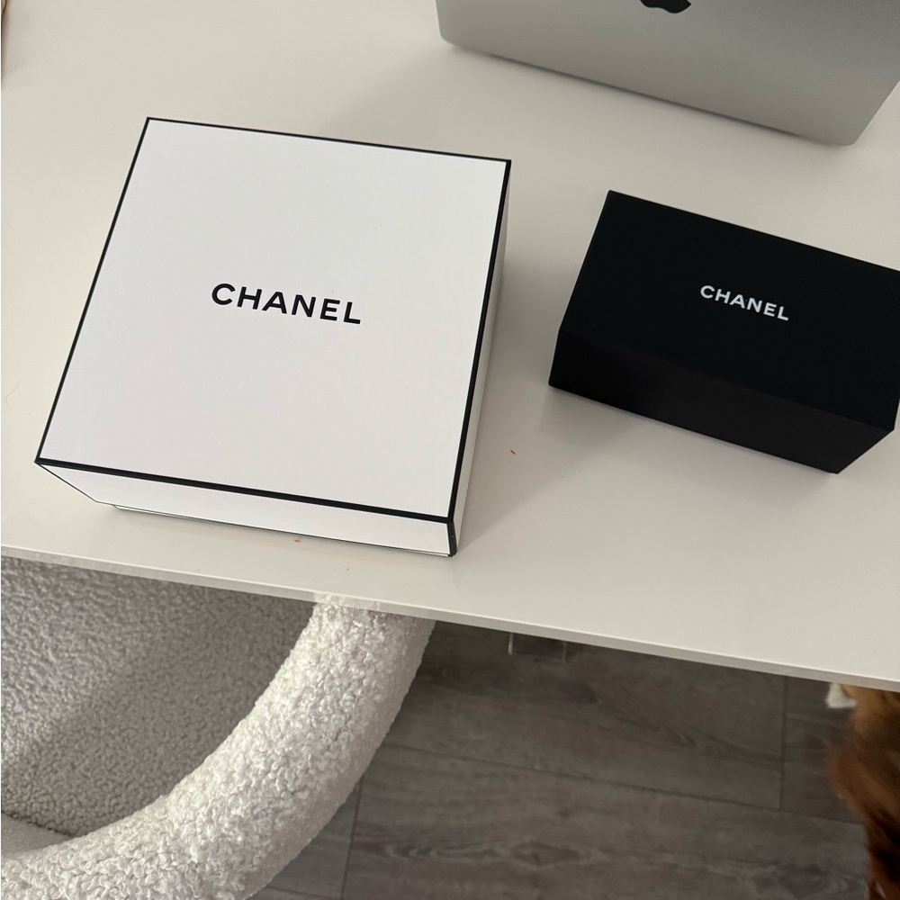 CHANEL Classic White and Black Gift Box